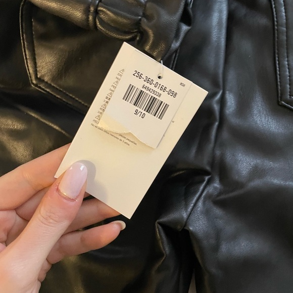 Abercrombie Kids Paperbag pants - Picture 2 of 3